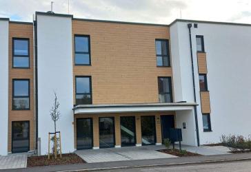 2-Zimmer Neubauwohnung im 1.OG mit Einbauküche und großem Balkon ( Ref.Nr. 1.16 )