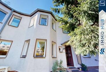 ++ Sternhaus mit Bad en Suite, wunderschönem Garten, Garage und Ausbaupotenzial im Dachgeschoss ++