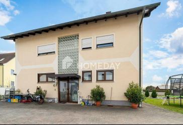 Stilvolle 4-Zimmer-Etagenwohnung mit großem Balkon