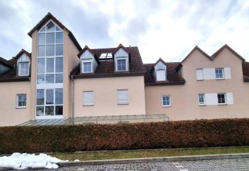 Stark renovierungsbedürftige 2 Zimmerwohnung