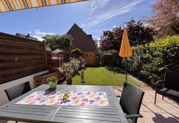 Zum Wohlfühlen schön! Maisonette-Wohnung mit Hauscharakter und Garten