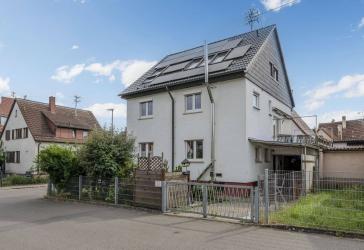 ## RESERVIERT ## Modernisiertes Zweifamilienhaus | LB-Oßweil |