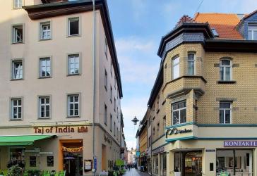 2-Zimmer-Wohnung mit Balkon / WG-geeignet