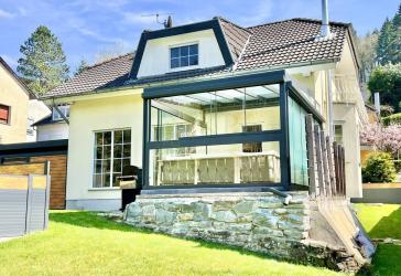 EPPSTEIN: CHARMANTES + EINMALIGES EFH MIT SOMMERGARTEN, SAUNA & TRAUMGRUNDSTÜCK
