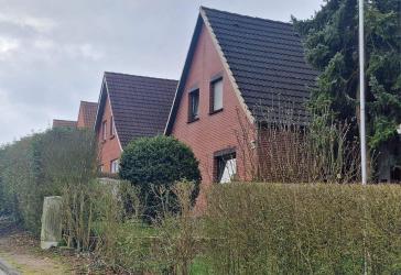 VHB - Zwei Wohneinheiten mit großem Grundstück