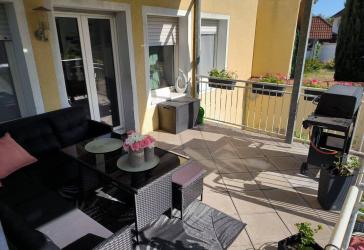 Renovierte 3-Zimmer-Wohnung mit Balkon, Garten und Stellplätzen