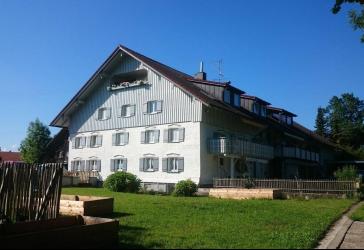 Idyllisches Wohnen im Allgäu - Großzügige Dachgeschosswohnung mit Traumblick