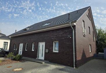 2 moderne Doppelhaushäften, mit Ausbaureserve