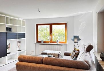 3 Zimmer-Whg mit Terrasse, Garten & Garage/voll möbliert