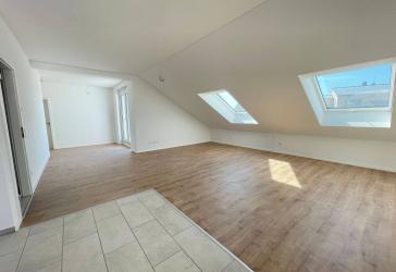 Sommerangebot! Bezugsfertig & wohlfühlen! 3-Zimmer-Dachgeschosswohnung mit Dachterrasse
