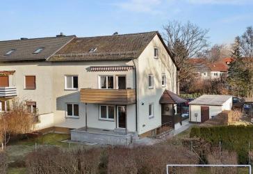 Altstadtlage! Gepflegte Doppelhaushälfte mit Ausbaureserve und Südgarten