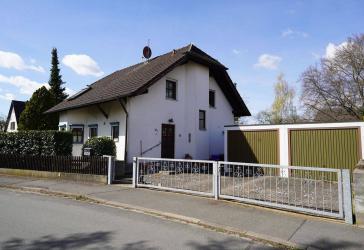 Freistehendes Einfamilienhaus mit Garten in Fürth-Sack