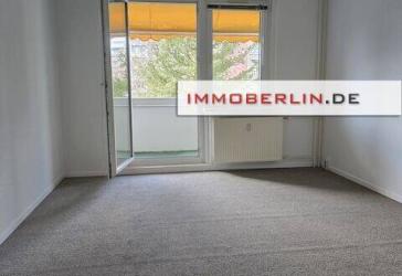 IMMOBERLIN.DE - Attraktive Wohnung mit Westbalkon & hübschem Ausblick in naturverbundener Lage