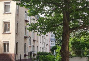 Gepflegtes 6-FH in ruhiger Lage, Nähe Zentrum Stuttgart-Bad Cannstatt - Rendite ca. 4 % netto