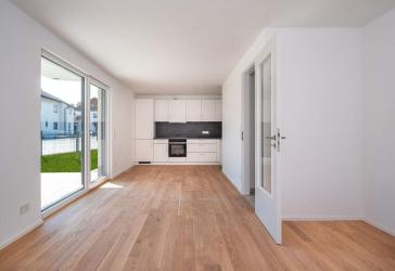 MAIER - Neubau bezugsfertig: 2-Zi-Terrassen-WHG mit EBK, TG und Gartenanteil ca. 95,5m² - WE 1