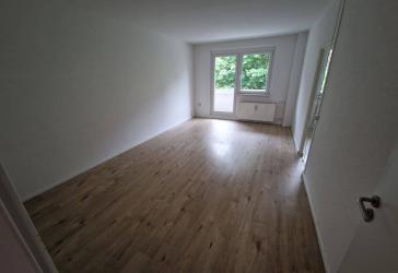 2 RW + Balkon + Badewanne + Ruhe