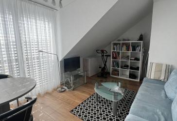 Kleine schnuckelige DG Wohnung