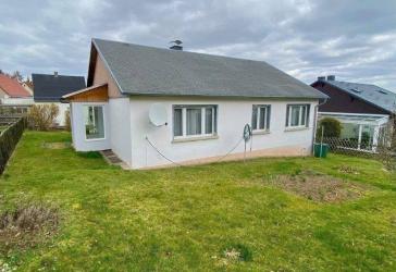 Achtung, neuer Preis! Einfamilienhaus mit Vollunterkellerung in bester Lage Weidas zu verkaufen.