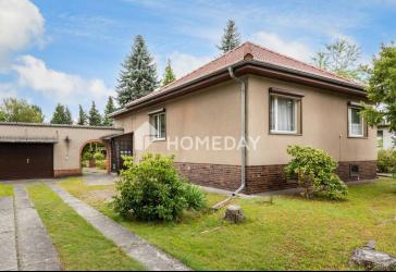 Ein Zuhause mit Freiraum - klassisches Einfamilienhaus mit 4 Zimmern, großem Garten und Nebenhaus