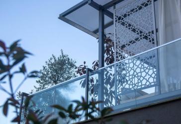 Design trifft Gemütlichkeit: Kernsaniertes Juwel mit Terrasse, High-End-Ausstattung, PV & Klima
