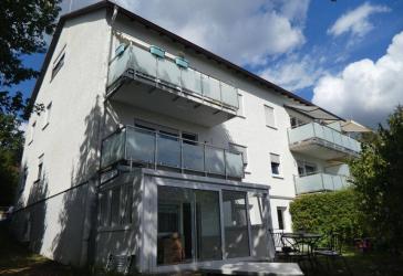 Kernsanierte Wohnung auf dem Hexenberg! Mit Wintergarten und Einbauküche!