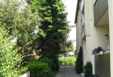 Schöne Wohnung sucht Mieter: sanierte 2-Zimmer-Wohnung mit Balkon