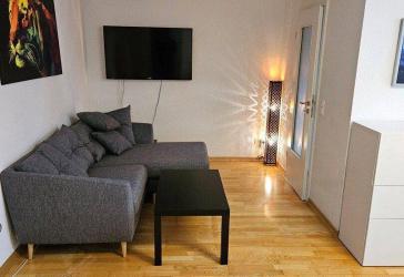Schöne, ruhige und helle 3-Zimmerwohnung gegenüber Skyline Plaza