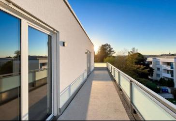 Neubau Erstbezug: Top moderne 2-Zimmer-Etagenwohnung mit großer Dachterrasse und hohem Wohnkomfort!