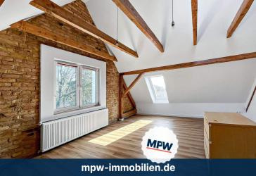 Großzügiges Ein- bis Zweifamilienhaus mit viel Platz und liebevoller Modernisierung