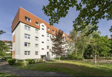 Sanierte Wohnung mit grünem Innenhof