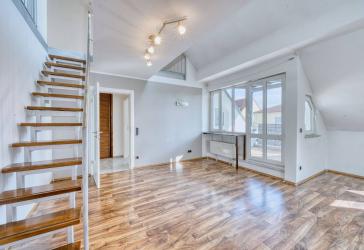 Stillvolle, helle 5-Zimmer-Maisonette in Erding mit Dachterrasse & außergewöhnlichem Raumgefühl