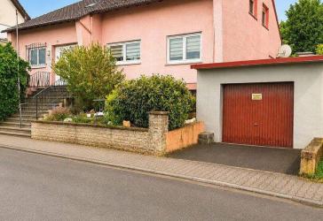 Provisionsfrei! Großzügiges Ein-/Zweifamilienhaus mit Garage & Garten in Klein-Umstadt