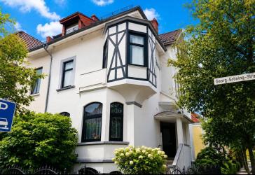 Mehrfamilienhaus mit Altbaucharme und Entwicklungspotenzial in Bestlage von Bremen-Schwachhausen