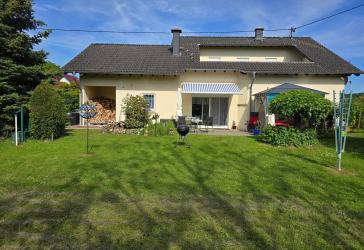 freistenhendes Einfamilienhaus in Perl-Besch - direkt an der Mosel