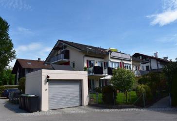 ATTRAKTIVE UND GEPFLEGTE 3-ZIMMER-ETW MIT DACHTERRASSE UND BALKON IN RUHIGER LAGE - MIT LIFT -