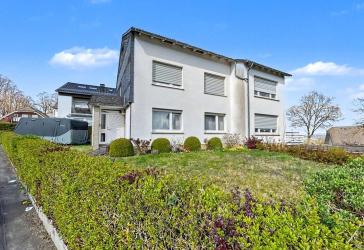 Attraktives Zweifamilienhaus in ruhiger Sackgassenlage von Brilon