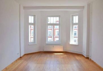 4-Zimmerwohnung mit Balkon zum Hof - viel Platz in beliebter Wohngegend !