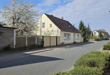 Hofanlage mit Wohnhaus, Scheune & ca. 5.000 m² Land - provisionsfrei