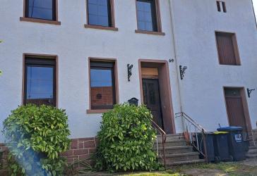 Einseitig angebautes Einfamilienhaus in Rehlingen-Siersburg OT