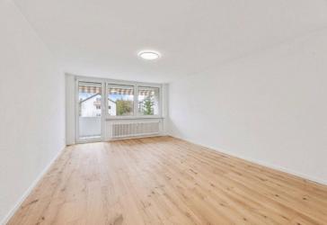 *provisionsfrei* Helle Wohnung im Grünen mit Balkon - hochwertig renoviert