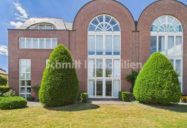 Außergewöhnliche Galerie-Wohnung mit Terrasse