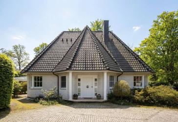 Stilvolles Anwesen in Bestlage - Villa mit parkähnlichem Grundstück in direkter Lage zum Knoops Park