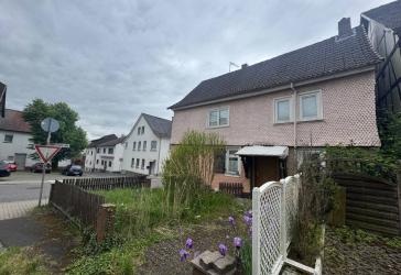 PROVISIONSFREI! Sanierungsbedürftiges Fachwerkhaus für Handwerker!
