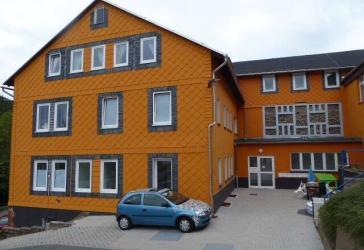 Neu renovierte 4-Raum Maisonettewohnung inkl. Einbauküche!