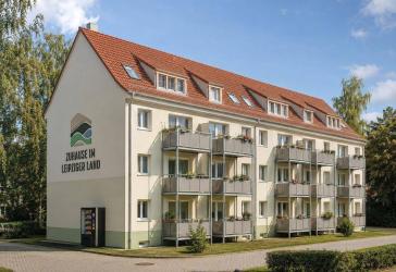 IHR ERSTBEZUG IN IDYLLISCHER LAGE | Traumhafte 4-Raum-Wohnung mit Süd-Balkon und Tageslichtbad