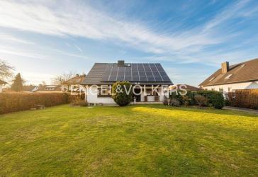 Attraktives Einfamilienhaus mit Photovoltaikanlage in naturnaher Lage