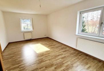 Geräumige 2-Zimmer-Wohnung, Balkon, Carport in ruhiger Wohnlage von Niederschöna