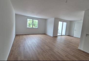 Freie Bes. Dienstag von 18 - 19 Uhr ! Moderner Wohnraum mit gelungener Grundrisslösung ! Loggia und Stellplatz ! Energieausweis A+ !
