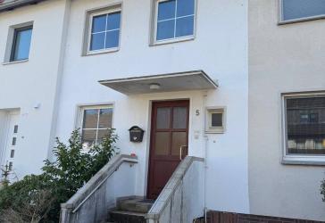 Ihr neues IMMOBILIEN QUARTIER: charmantes Reihenhaus - bereit für frischen Wind in Engelbostel