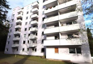 Schönes Alterlangen ! Kompakte 2-Zimmer-Wohnung mit Balkon und TG-Stellplatz